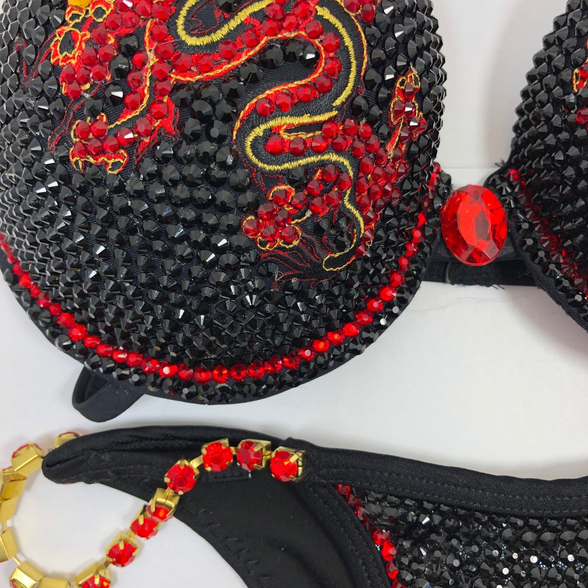 Black Red Dragon Crystal - MyProSuit